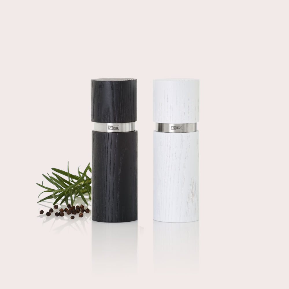 Textura salt and pepper mill set